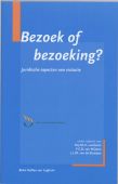 Voorkant - Bezoek of bezoeking?